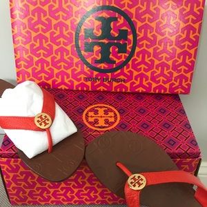 Tory Burch Samba/Gold Leather thong sandals💕